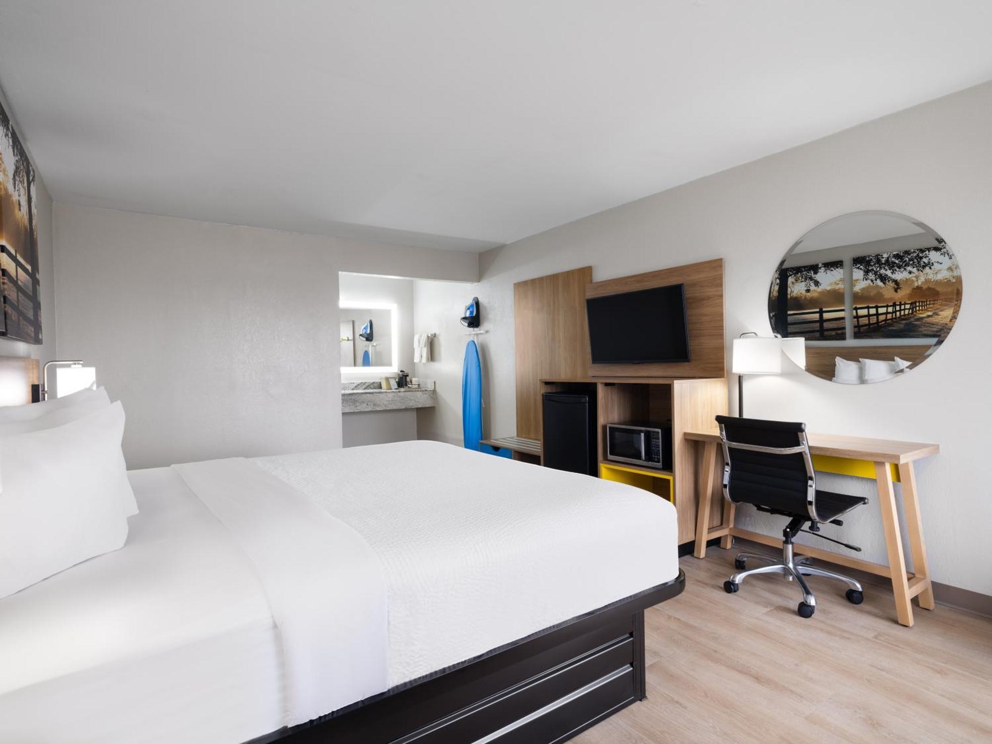 Days-Inn By Wyndham Montgomery I-85 エクステリア 写真
