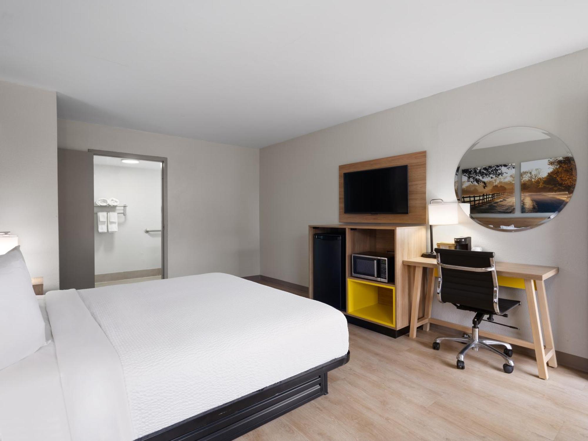 Days-Inn By Wyndham Montgomery I-85 エクステリア 写真
