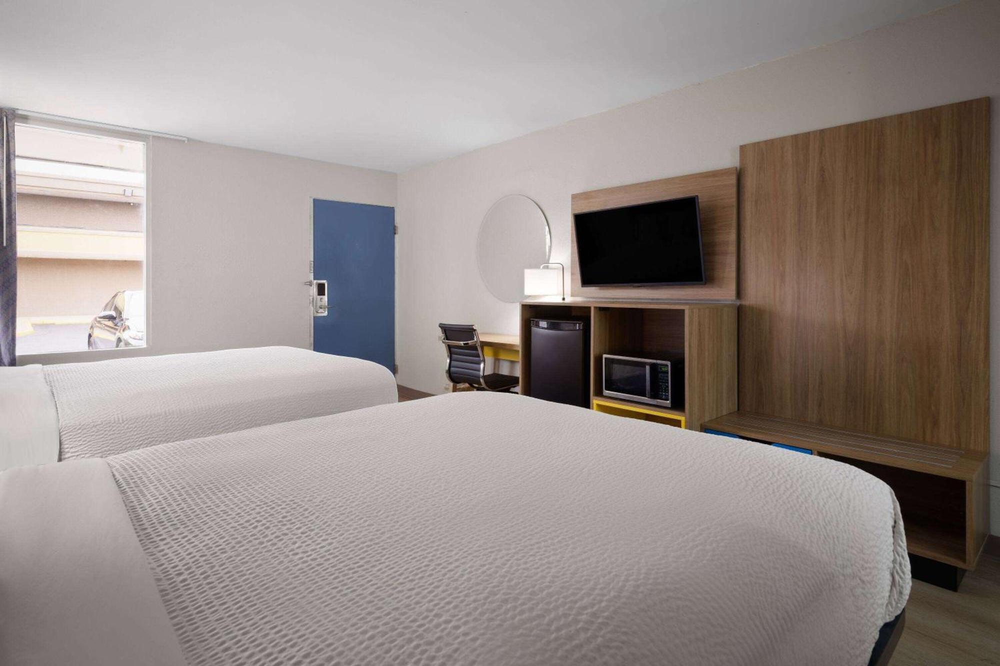 Days-Inn By Wyndham Montgomery I-85 エクステリア 写真