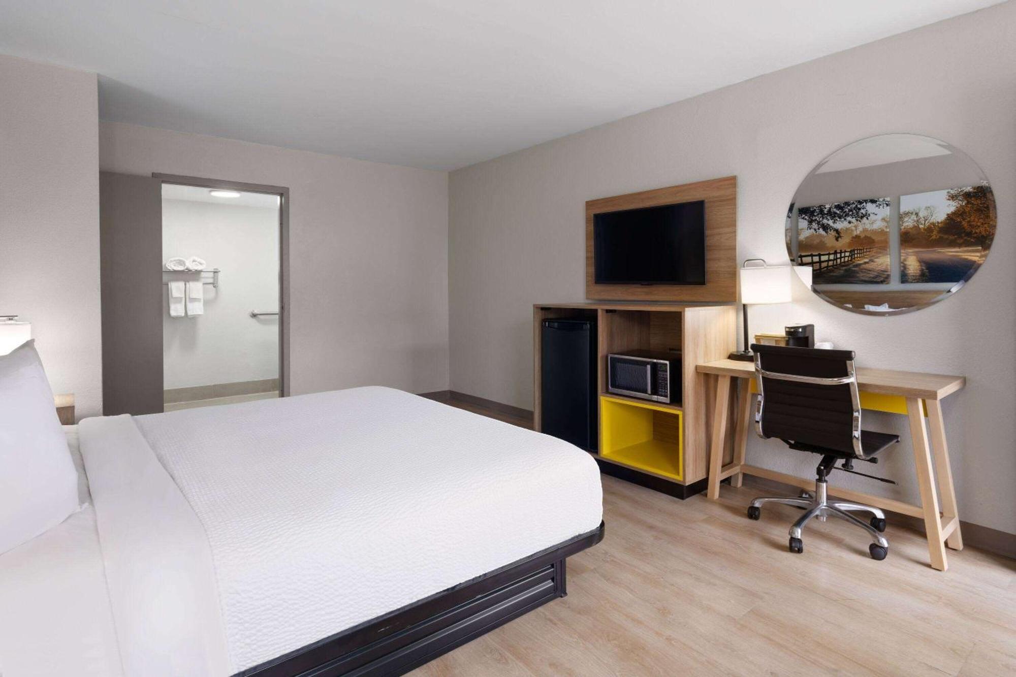Days-Inn By Wyndham Montgomery I-85 エクステリア 写真