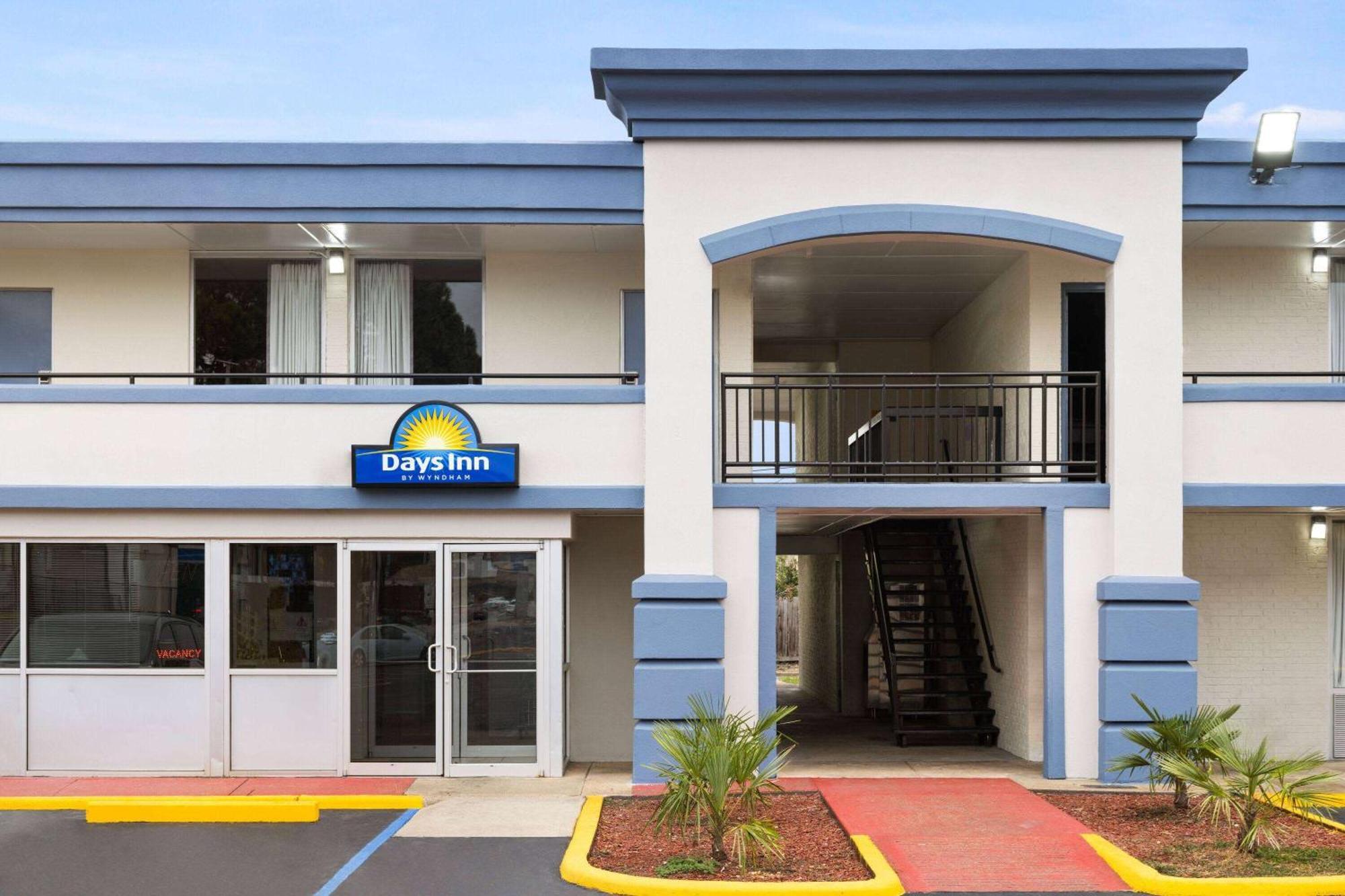 Days-Inn By Wyndham Montgomery I-85 エクステリア 写真